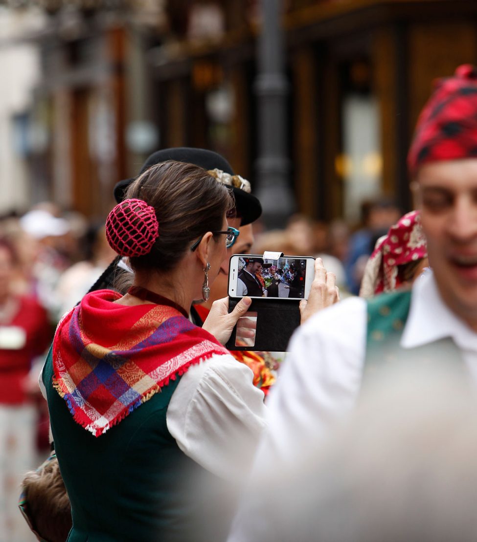 zaragoza-turismo_fiestas-pilar-dia_1