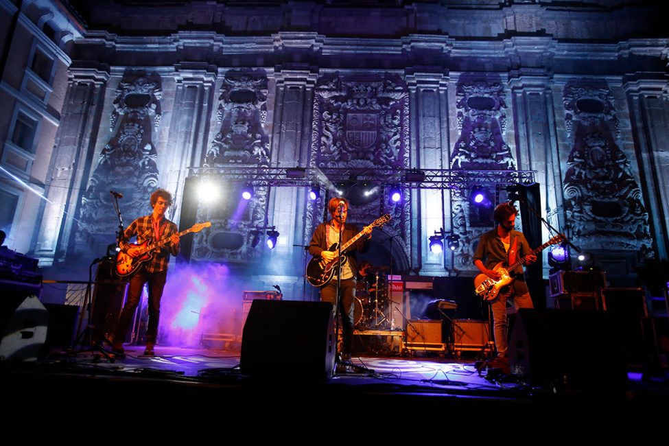 zaragoza-turismo_fiestas-pilar-noche_2